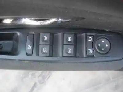 Véhicule à la ferraille renault megane iii berlina 5 p bose edition de l'année 2013 alimenté k9k a636