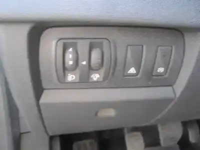 Véhicule à la ferraille renault megane iii berlina 5 p bose edition de l'année 2013 alimenté k9k a636