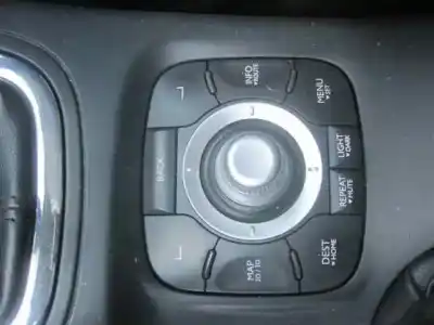 Véhicule à la ferraille renault megane iii berlina 5 p bose edition de l'année 2013 alimenté k9k a636