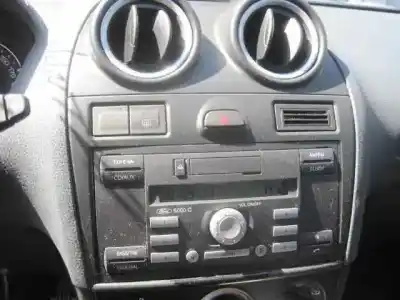 Sloopvoertuig ford fiesta (cbk) ambiente van het jaar 2006 aangedreven f6jb