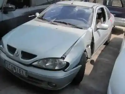 Здавання транспортного засобу RENAULT                                            MEGANE I COUPE FASE 2 (DA..)                                                                                                                                                                                                                               1.4 16 V Dynamique                                                                                                                                                                                                                                         року 2000 потужний K4J C7