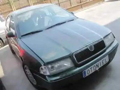 Scrapping Vehicle skoda octavia berlina (1u2) 1.6 of the year 2000 powered akl