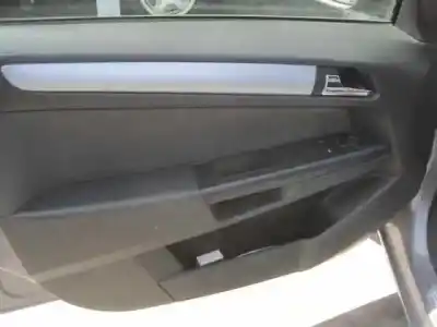 Здавання транспортного засобу opel astra h berlina cosmo року 2005 потужний z17dth