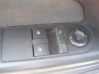 Здавання транспортного засобу opel astra h berlina cosmo року 2005 потужний z17dth