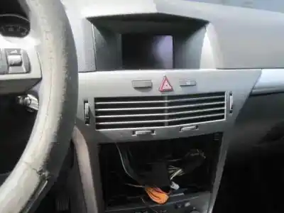 Здавання транспортного засобу opel astra h berlina cosmo року 2005 потужний z17dth