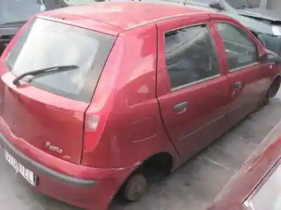Veicolo di demolizione fiat punto berlina (188) 1.9 jtd active dell'anno 2002 alimentato 188a7000