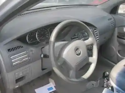 Veicolo di demolizione kia carens 2.0 crdi ex monovolumen dell'anno 2006 alimentato d4ea