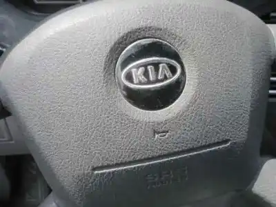 Veicolo di demolizione kia carens 2.0 crdi ex monovolumen dell'anno 2006 alimentato d4ea