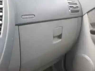 Veicolo di demolizione kia carens 2.0 crdi ex monovolumen dell'anno 2006 alimentato d4ea