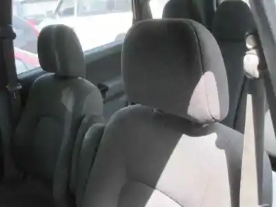 Veicolo di demolizione kia carens 2.0 crdi ex monovolumen dell'anno 2006 alimentato d4ea