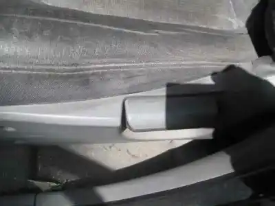 Veicolo di demolizione kia carens 2.0 crdi ex monovolumen dell'anno 2006 alimentato d4ea