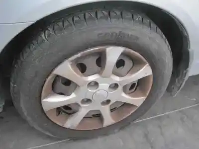 Veicolo di demolizione kia carens 2.0 crdi ex monovolumen dell'anno 2006 alimentato d4ea