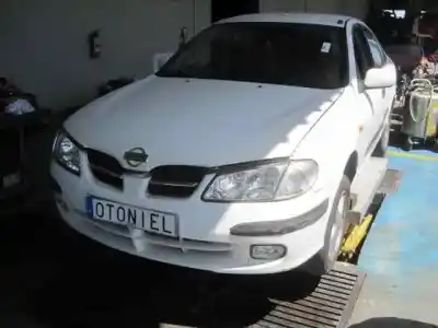Veículo de Sucata nissan almera (n16/e) acenta do ano 2000 alimentado yd22