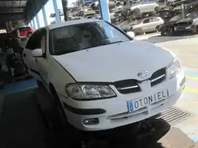Veículo de Sucata nissan almera (n16/e) acenta do ano 2000 alimentado yd22