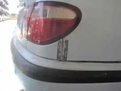 Veículo de Sucata nissan almera (n16/e) acenta do ano 2000 alimentado yd22