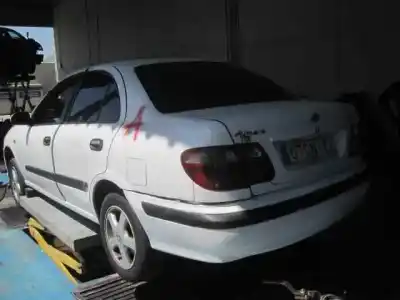 Veículo de Sucata nissan almera (n16/e) acenta do ano 2000 alimentado yd22
