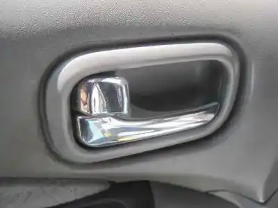 Veículo de Sucata nissan almera (n16/e) acenta do ano 2000 alimentado yd22