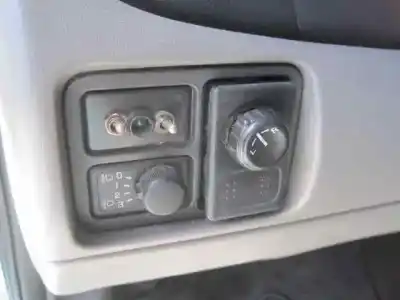 Veículo de Sucata nissan almera (n16/e) acenta do ano 2000 alimentado yd22