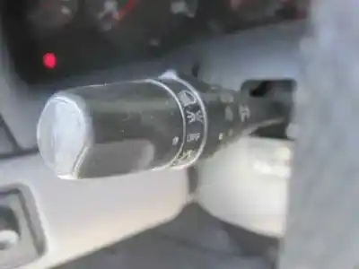 Veículo de Sucata nissan almera (n16/e) acenta do ano 2000 alimentado yd22