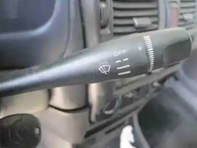 Veículo de Sucata nissan almera (n16/e) acenta do ano 2000 alimentado yd22