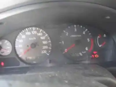 Veículo de Sucata nissan almera (n16/e) acenta do ano 2000 alimentado yd22