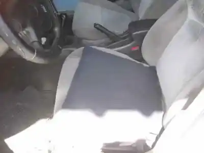 Veículo de Sucata nissan almera (n16/e) acenta do ano 2000 alimentado yd22