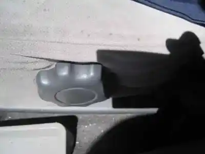 Veículo de Sucata nissan almera (n16/e) acenta do ano 2000 alimentado yd22