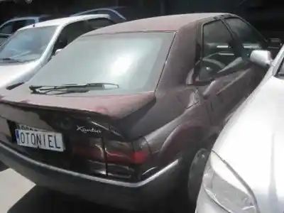 Véhicule à la ferraille citroen xantia berlina de l'année 1994 alimenté 