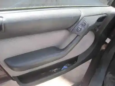 Véhicule à la ferraille citroen xantia berlina de l'année 1994 alimenté 