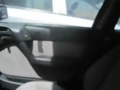 Véhicule à la ferraille citroen xantia berlina de l'année 1994 alimenté 