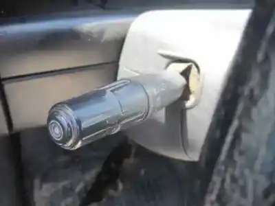 Véhicule à la ferraille citroen xantia berlina de l'année 1994 alimenté 