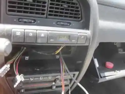 Véhicule à la ferraille citroen xantia berlina de l'année 1994 alimenté 