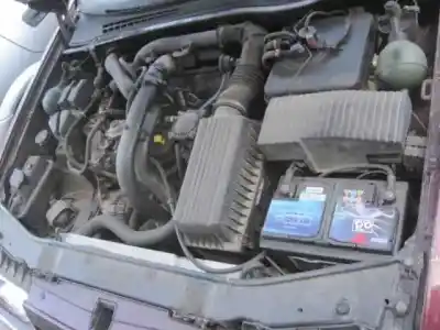 Véhicule à la ferraille citroen xantia berlina de l'année 1994 alimenté 