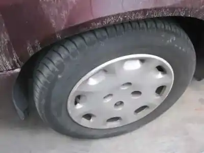 Véhicule à la ferraille citroen xantia berlina de l'année 1994 alimenté 