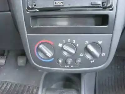 Здавання транспортного засобу opel corsa c club року 2003 потужний y17dtl