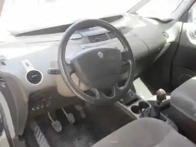 Здавання транспортного засобу renault espace iv (jk0) grand espace expression року 2004 потужний g9t j7