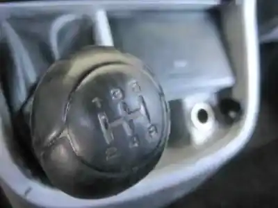 Vehicul casat kia carnival ii 2.9 cdri ex al anului 2002 alimentat j3