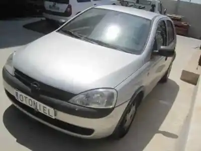 Vehicul casat opel corsa c club al anului 2003 alimentat z10xe