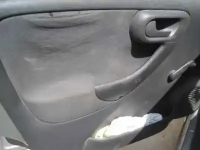 Vehicul casat opel corsa c club al anului 2003 alimentat z10xe