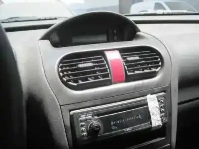 Vehicul casat opel corsa c club al anului 2003 alimentat z10xe