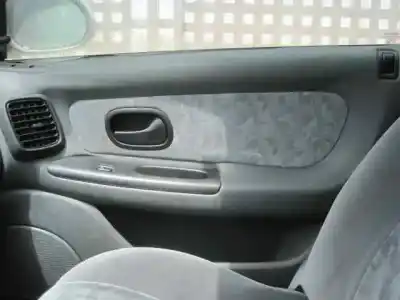 Veicolo di demolizione renault laguna (b56) * dell'anno 1997 alimentato g8t