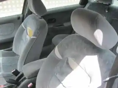 Veicolo di demolizione renault laguna (b56) * dell'anno 1997 alimentato g8t