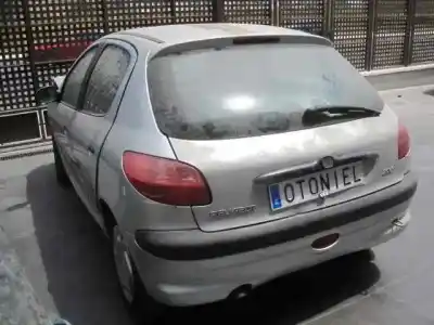 Vehicul casat PEUGEOT 206 BERLINA XR al anului 2001 alimentat RHY