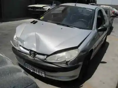 Vehículo de desguace PEUGEOT 206 BERLINA XR del año 2002 con motor KFW