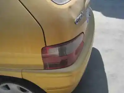 Véhicule à la ferraille citroen saxo 1.1 sx de l'année 2001 alimenté hfx