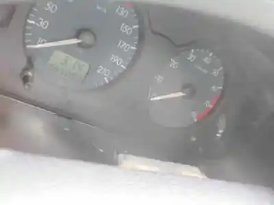 Véhicule à la ferraille citroen saxo 1.1 sx de l'année 2001 alimenté hfx