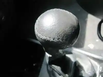 Véhicule à la ferraille citroen saxo 1.1 sx de l'année 2001 alimenté hfx