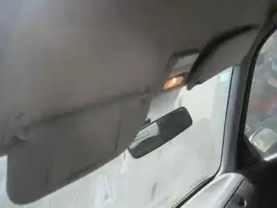 Véhicule à la ferraille citroen saxo 1.1 sx de l'année 2001 alimenté hfx