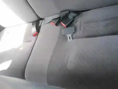 Véhicule à la ferraille citroen saxo 1.1 sx de l'année 2001 alimenté hfx