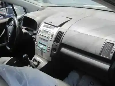 Scrapping Vehicle toyota corolla verso (r1) 2.2 d-4d sol of the year 2006 powered 2adftv